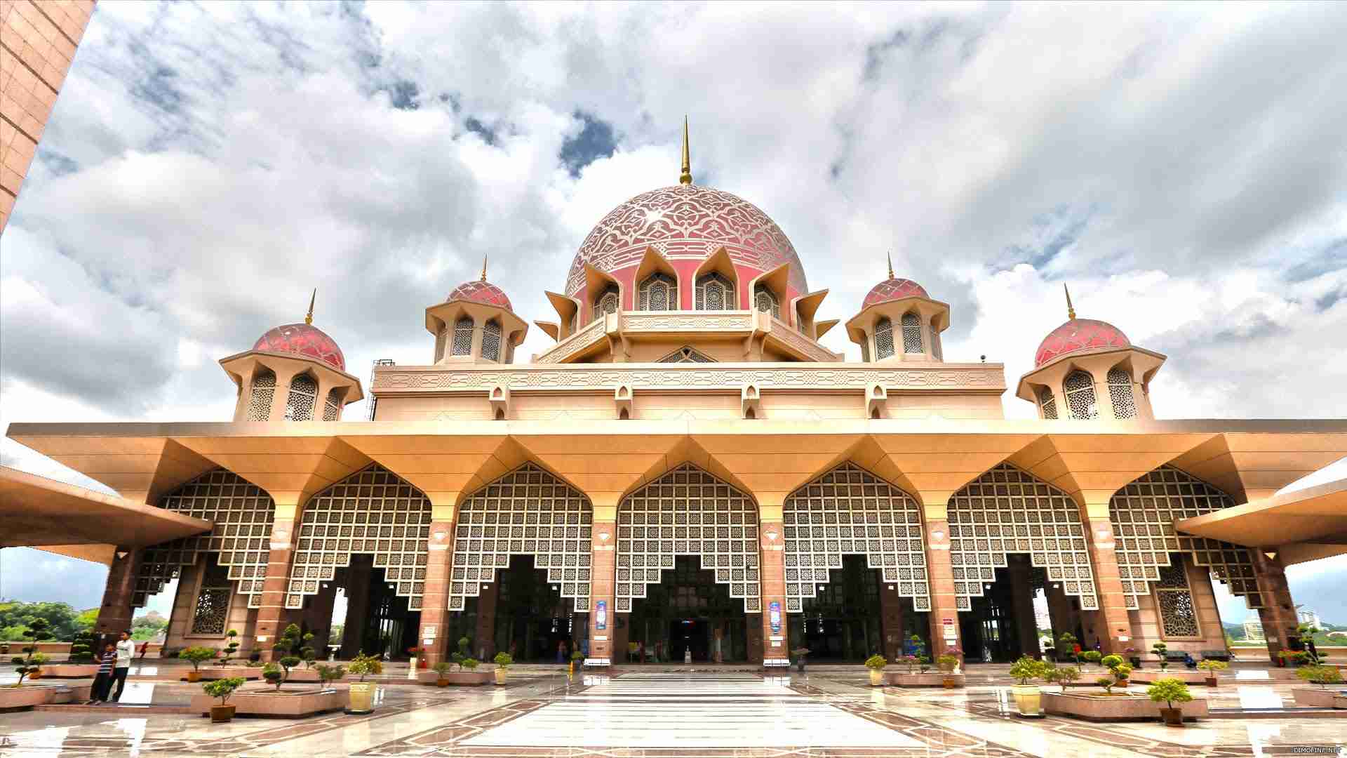 مسجد بوتراجايا ماليزياصاحب قبه زهرية اخاذة