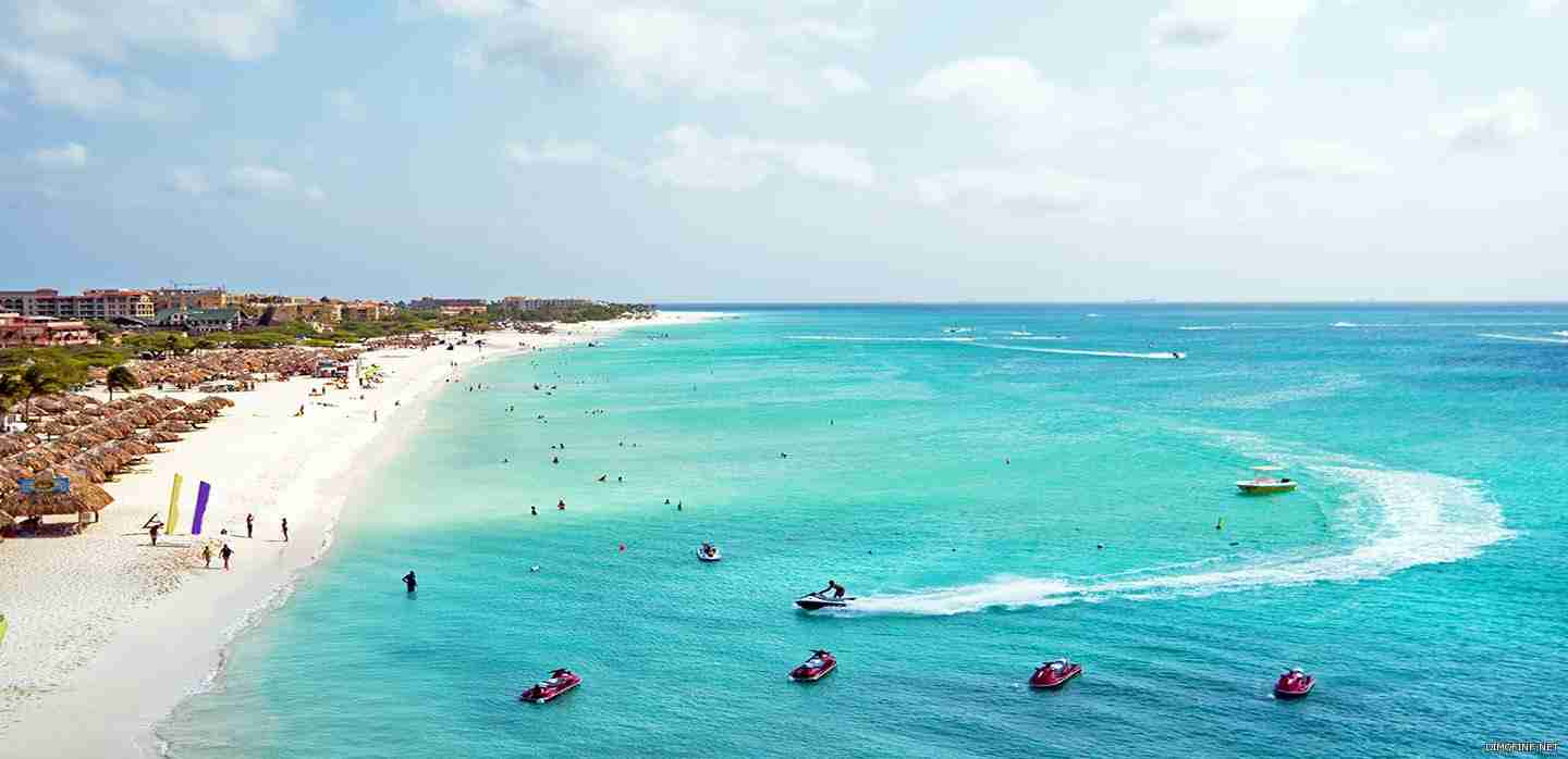 شاطئ  إيغل  بالبحر الكاريبي