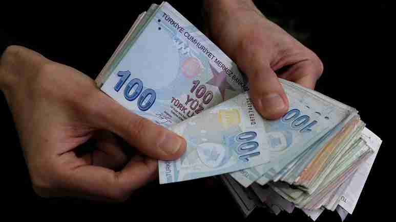 الليرة التركية تتراجع إلى مستوى 5.85 مقابل الدولار الأمريكي