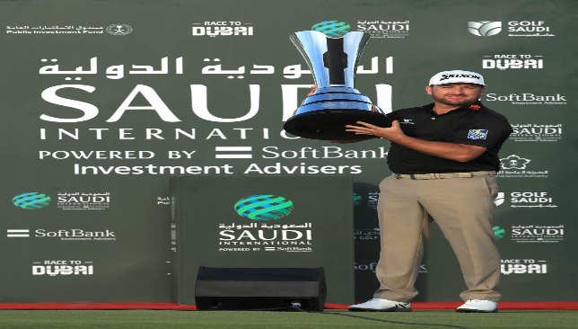 الرميان يتوج ماكداول بلقب بطولة السعودية الدولية للجولف