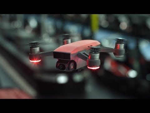 DJI تطلق النسخة Pro من طائرتها Phantom 4